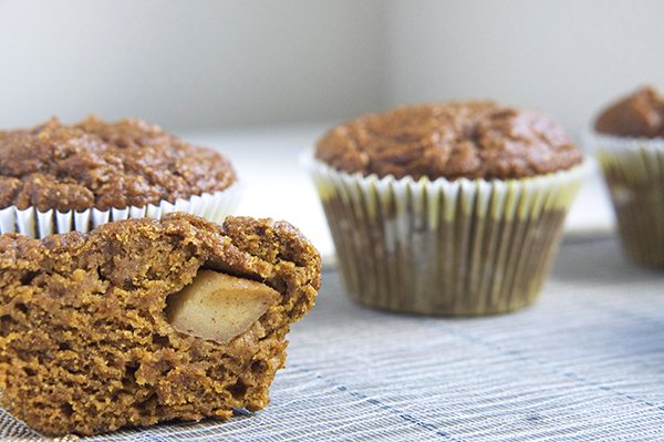 Apple Surprise Pumpkin Spice Muffins via @ExSloth | ExSloth.com