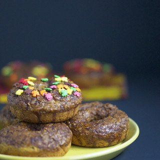 Vegan Pumpkin Spice Baked Donuts via @ExSloth | ExSloth.com