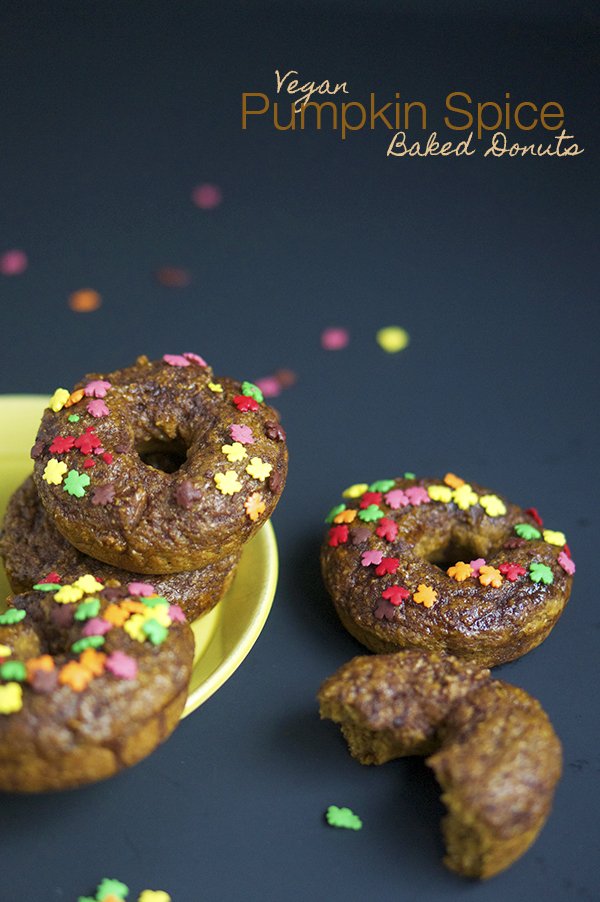 Vegan Pumpkin Spice Baked Donuts via @ExSloth | ExSloth.com