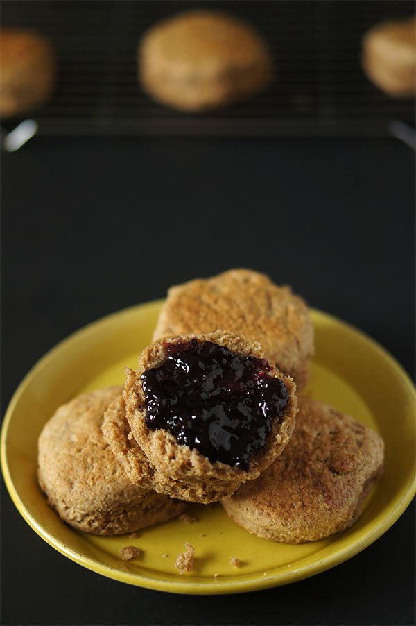These Dairy-Free Maple "Buttermilk" Biscuits are soft and flaky with a hint of maple flavour- the perfect dairy free twist to traditional buttermilk breakfast biscuits via @ExSloth | ExSloth.com