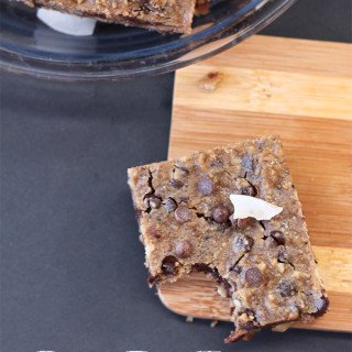 These healthy Chocolate Chip Blondies are moist and fudgy, with chocolatey goodness in every bite. Plus, they're also full of nutritious black-eyed peas via @ExSloth | ExSloth.com #NYE #holiday #celebrate