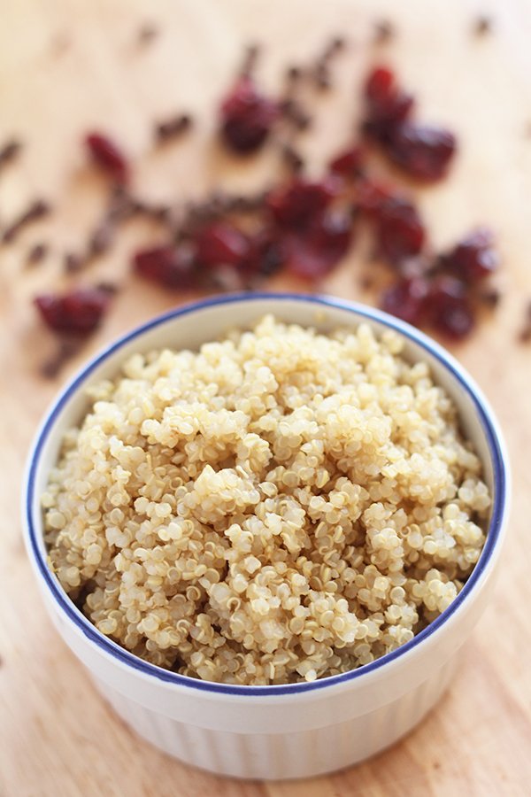 These vegan, gluten free chocolate cranberry quinoa oat bars are hearty, chewy, chocolatey, sweet, slightly tangy with a bit more protein and fibre than your usual oat bar. @ExSloth