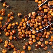 These honey roasted chickpeas are crunchy and sweet with a perfectly caramelized outer layer. All chickpeas deserve to become something this amazing.