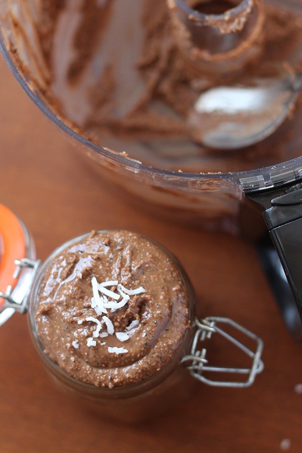 This coconut mocha cashew butter is creamy, salty-sweet, full of delicious mocha flavour and - best of all - ready in under 20 minutes @ExSloth.com #vegan