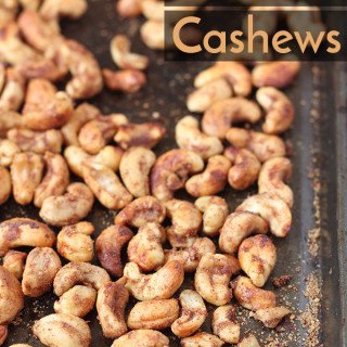 These apple cinnamon roasted cashews are crunchy and slightly sweet and are the perfect combination of the apples and cinnamon, without overpowering the taste of the cashews. via @ExSloth | ExSloth.com