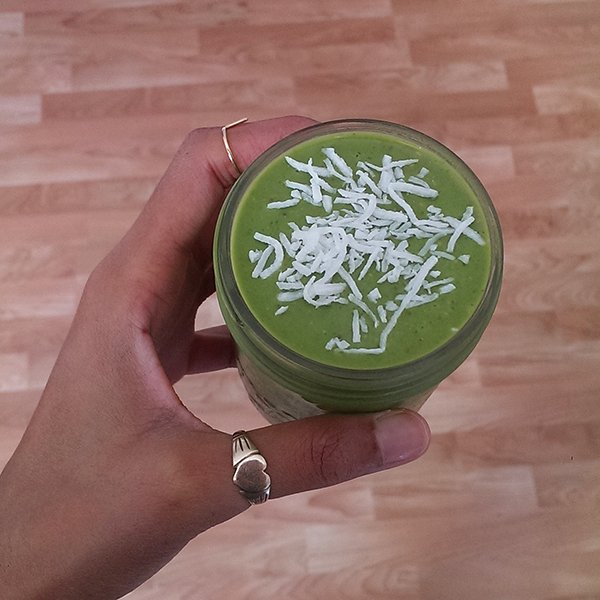healthy tropical green smoothie via @ExSlothh | ExSloth.com