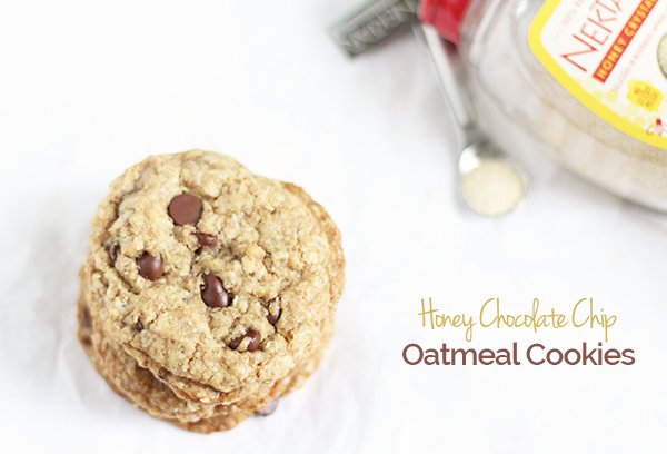 These decadent, soft and chewy Honey Chocolate Chip Oatmeal Cookies are also vegan and refined sugar free, thanks to Nektar Naturals Honey Crystals via @ExSloth | ExSloth.com