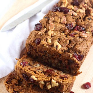 vegan cranberry walnut pumpkin bread via @ExSloth | ExSloth.com