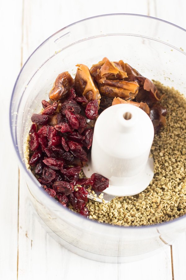 Vegan, Gluten Free & Nut Free Cranberry Pumpkin Seed Energy Balls via @ExSloth | ExSloth.com