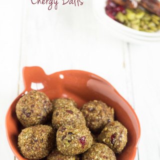 Vegan, Gluten Free & Nut Free Cranberry Pumpkin Seed Energy Balls via @ExSloth | ExSloth.com