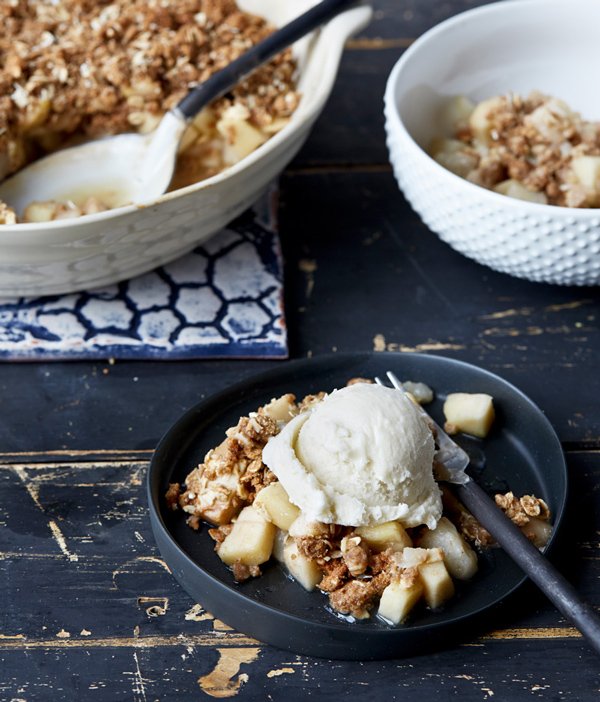 Gingerbread Pear Crumble via Healthy Slow Cooking 