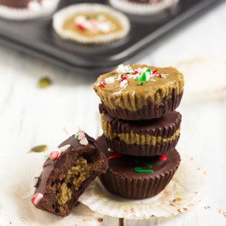 Peppermint Pumpkin Seed Butter Cups via @ExSloth | ExSloth.com