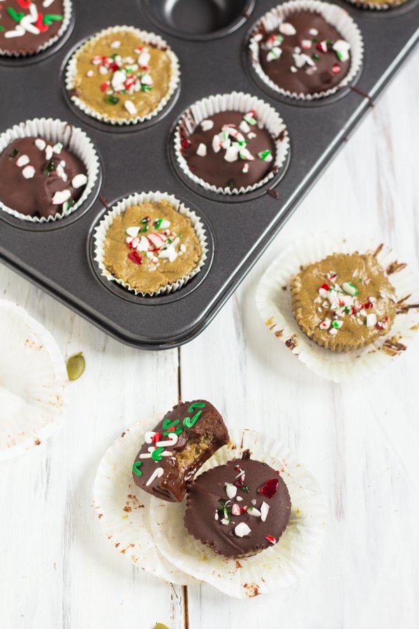 Peppermint Pumpkin Seed Butter Cups via @ExSloth | ExSloth.com