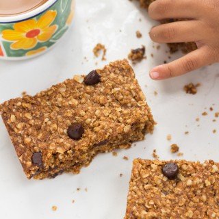 Vegan Oatmeal Chocolate Chip Bars via @ExSloth | ExSloth.com