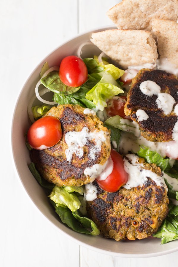 Spinach Almond Falafel Salad with Vegan Garlic Mayo Dressing via @ExSloth | ExSloth.com