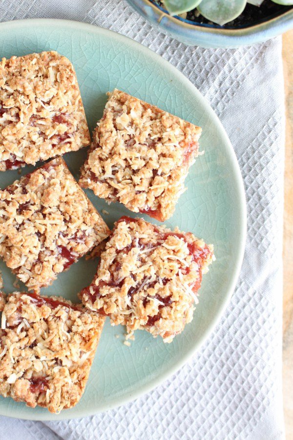 Vegan Strawberry Jam Oatmeal Bars via The Conscientious Eater