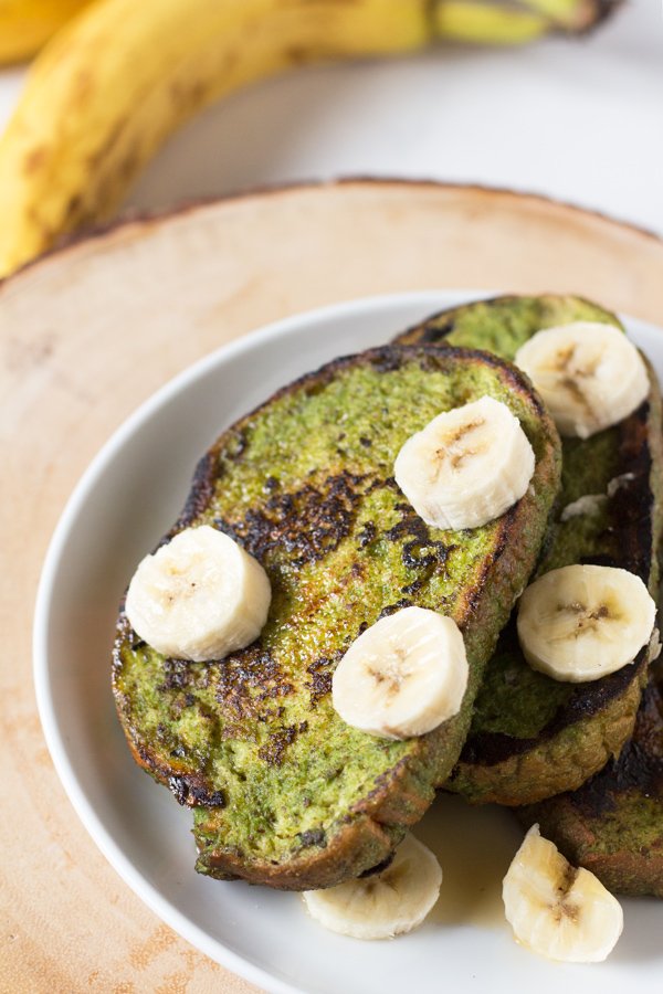 Green Smoothie Vegan French Toast via @ExSloth | ExSloth.com