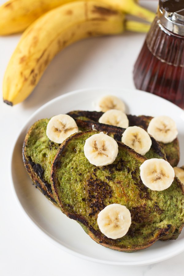 Green Smoothie Vegan French Toast via @ExSloth | ExSloth.com
