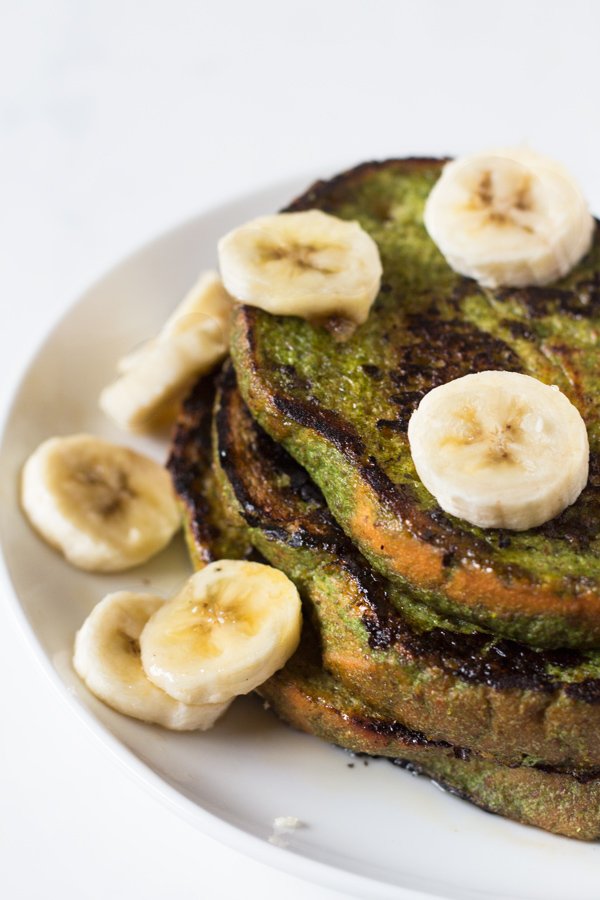 Green Smoothie Vegan French Toast via @ExSloth | ExSloth.com