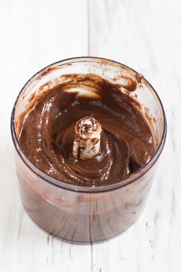 Vegan Chocolate Mint Avocado Pudding Parfait via @ExSloth | ExSloth.com