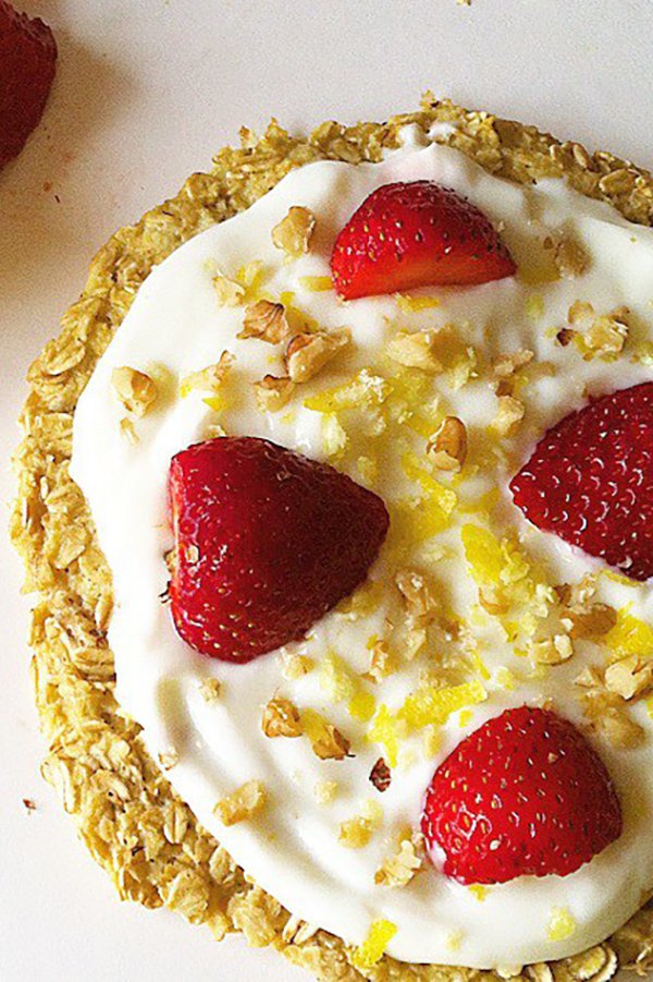 Strawberry Lemon Cream Pie Breakfast Pizza via Athletic Avocado