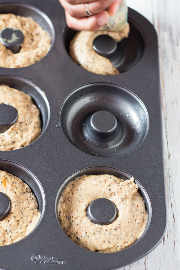 Vegan Orange Poppy Seed Baked Donuts via @ExSloth | ExSloth.com