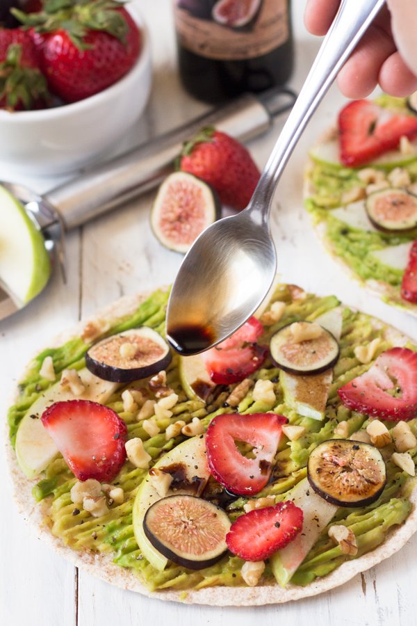 Sweet & Salty Avocado Breakfast Pizza with strawberries, apples, figs, walnuts & balsamic vinegar (Vegan) via @ExSloth | ExSloth.com
