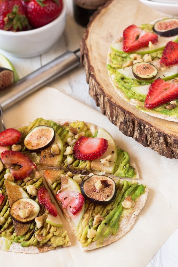 Sweet & Salty Avocado Breakfast Pizza with strawberries, apples, figs, walnuts & balsamic vinegar (Vegan) via @ExSloth | ExSloth.com