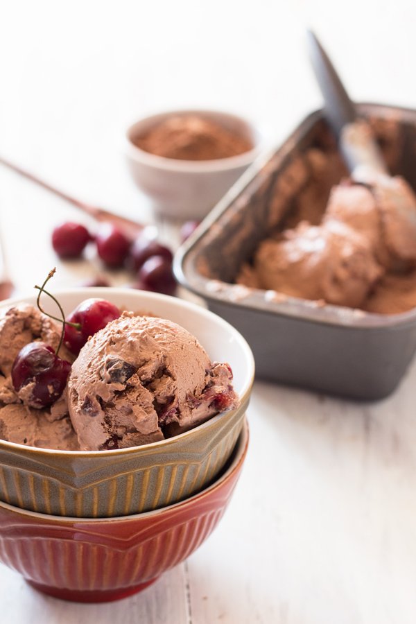 No churn cherry chocolate non dairy ice cream (Vegan, Gluten Free, Paleo) via @ExSloth | ExSloth.com