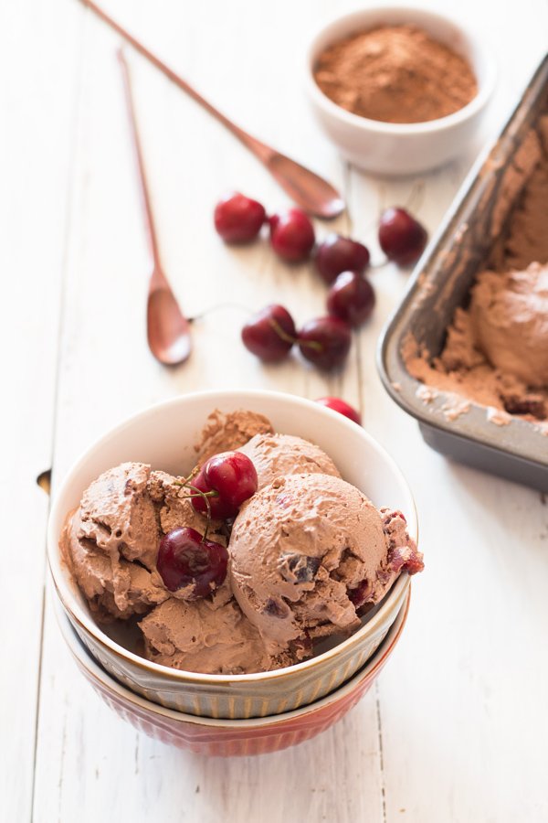 No churn cherry chocolate non dairy ice cream (Vegan, Gluten Free, Paleo) via @ExSloth | ExSloth.com