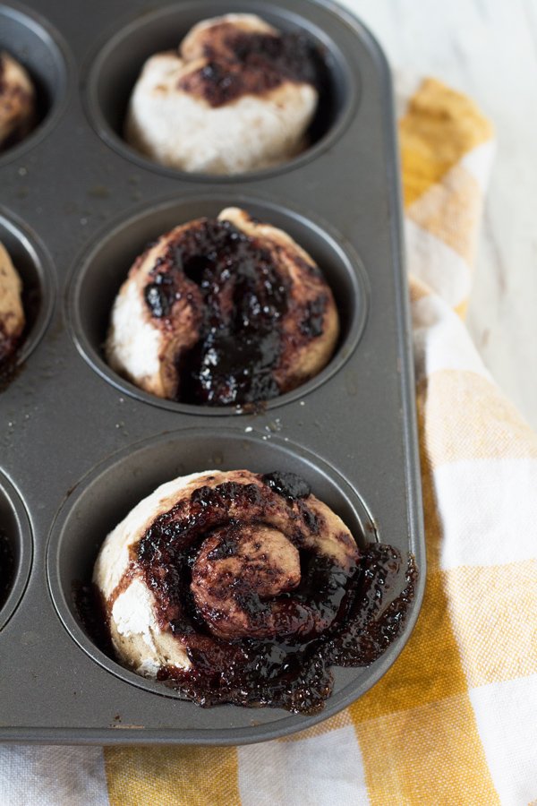 Vegan Elderberry Dirty Chai Sweet Rolls via @ExSloth | ExSloth.com