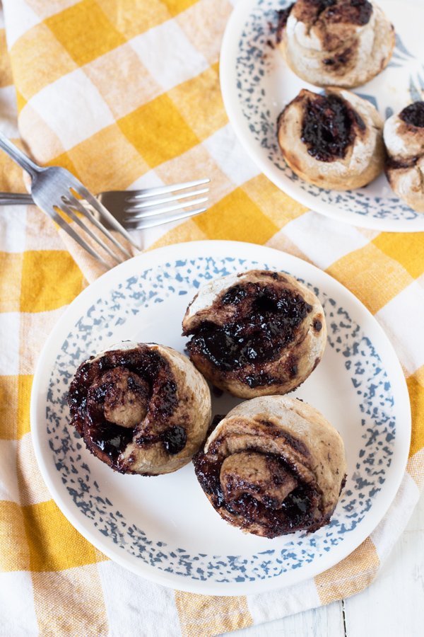 Vegan Elderberry Dirty Chai Sweet Rolls via @ExSloth | ExSloth.com