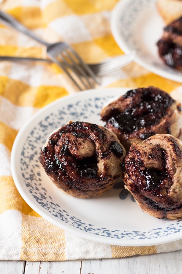 Vegan Elderberry Dirty Chai Sweet Rolls via @ExSloth | ExSloth.com