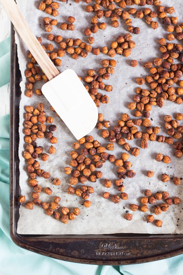 <yoastmark class='yoast-text-mark'><yoastmark class='yoast-text-mark'><yoastmark class='yoast-text-mark'><yoastmark class='yoast-text-mark'><yoastmark class='yoast-text-mark'><yoastmark class='yoast-text-mark'><yoastmark class='yoast-text-mark'><yoastmark class='yoast-text-mark'><yoastmark class='yoast-text-mark'>These crunchy protein-filled vegan maple chai roasted chickpeas are slightly sweet, subtly spiced and the perfect healthy snack for munching.</yoastmark></yoastmark></yoastmark></yoastmark></yoastmark></yoastmark></yoastmark></yoastmark></yoastmark> via @ExSloth | ExSloth.com