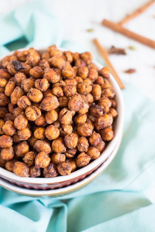 <yoastmark class='yoast-text-mark'><yoastmark class='yoast-text-mark'><yoastmark class='yoast-text-mark'><yoastmark class='yoast-text-mark'><yoastmark class='yoast-text-mark'><yoastmark class='yoast-text-mark'><yoastmark class='yoast-text-mark'><yoastmark class='yoast-text-mark'><yoastmark class='yoast-text-mark'>These crunchy protein-filled vegan maple chai roasted chickpeas are slightly sweet, subtly spiced and the perfect healthy snack for munching.</yoastmark></yoastmark></yoastmark></yoastmark></yoastmark></yoastmark></yoastmark></yoastmark></yoastmark> via @ExSloth | ExSloth.com