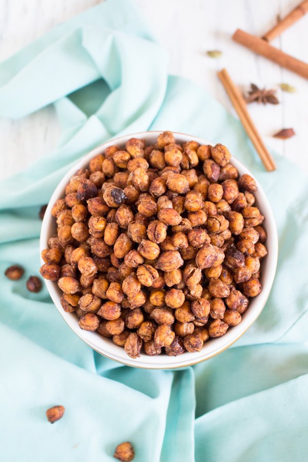 <yoastmark class='yoast-text-mark'><yoastmark class='yoast-text-mark'><yoastmark class='yoast-text-mark'><yoastmark class='yoast-text-mark'><yoastmark class='yoast-text-mark'><yoastmark class='yoast-text-mark'><yoastmark class='yoast-text-mark'><yoastmark class='yoast-text-mark'><yoastmark class='yoast-text-mark'>These crunchy protein-filled vegan maple chai roasted chickpeas are slightly sweet, subtly spiced and the perfect healthy snack for munching.</yoastmark></yoastmark></yoastmark></yoastmark></yoastmark></yoastmark></yoastmark></yoastmark></yoastmark> via @ExSloth | ExSloth.com