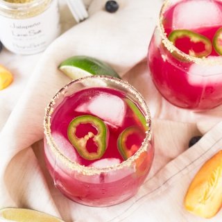 spicy blueberry peach shrub margaritas (healthy cocktail with drinking vinegars) @ExSloth | ExSloth.com