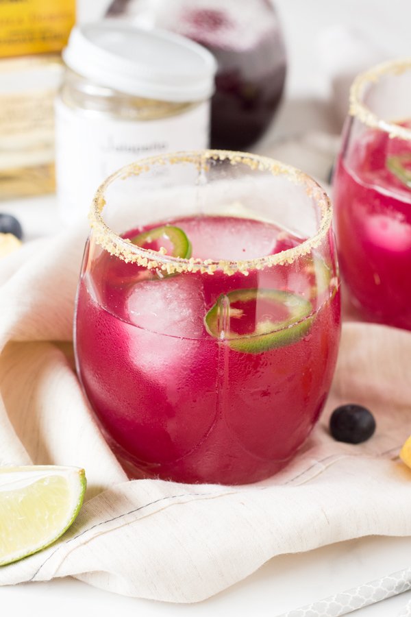 spicy blueberry peach shrub margaritas (healthy cocktail with drinking vinegars) @ExSloth | ExSloth.com