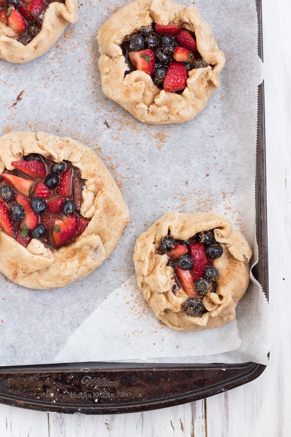 Vegan Summer Berry Mint Chocolate Galette (made with spelt flour and fresh mint) via @ExSloth | ExSloth.com