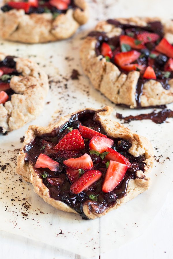Vegan Summer Berry Mint Chocolate Galette (made with spelt flour and fresh mint) via @ExSloth | ExSloth.com