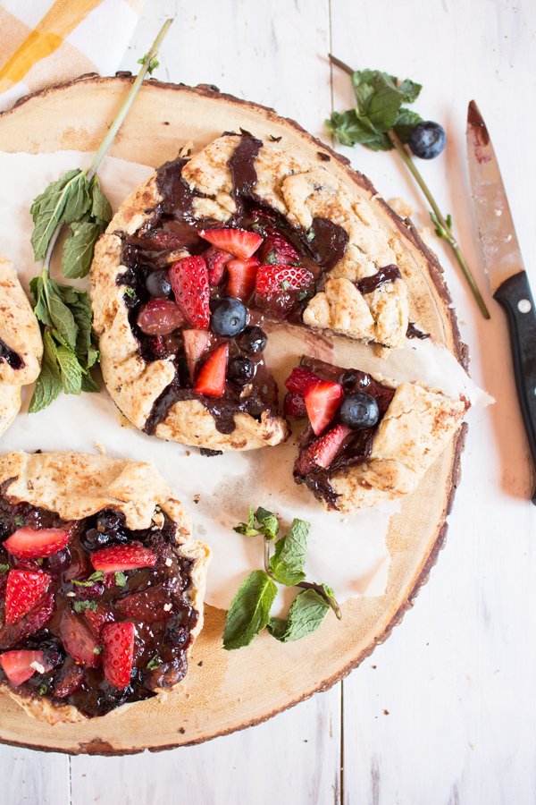 Vegan Summer Berry Mint Chocolate Galette (made with spelt flour and fresh mint) via @ExSloth | ExSloth.com