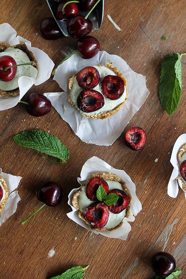 vegan no bake mint cherry tarts 15 Vegan No Bake and Frozen Desserts that aren't Ice Cream via @ExSloth | ExSloth.com 