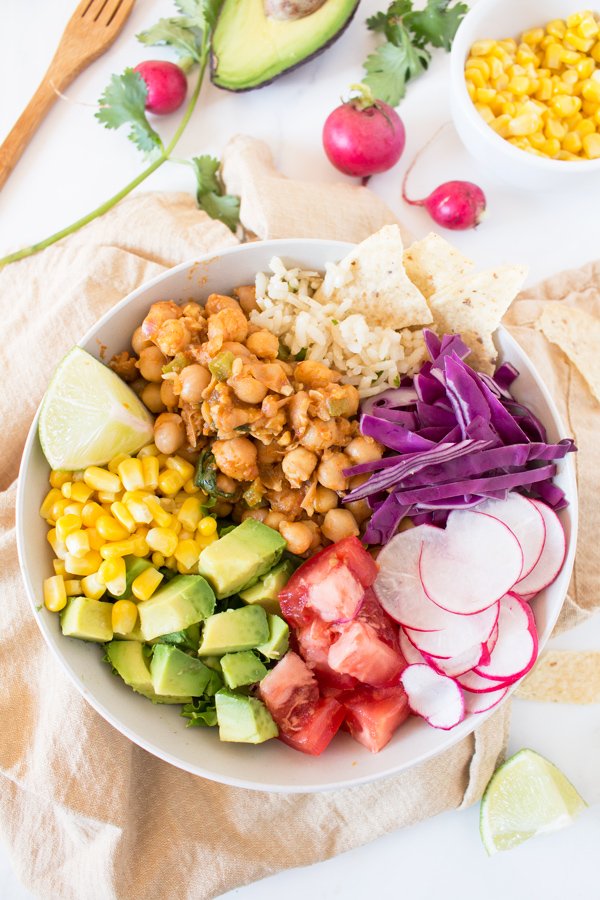 This vegan, gluten-free chickpea taco buddha bowl is subtly spiced, packed with flavour and unbelievably satisfying via @ExSloth | ExSloth.com