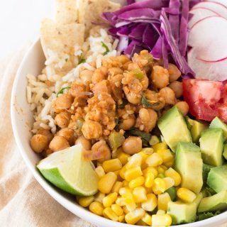 This vegan, gluten-free chickpea taco buddha bowl is subtly spiced, packed with flavour and unbelievably satisfying via @ExSloth | ExSloth.com