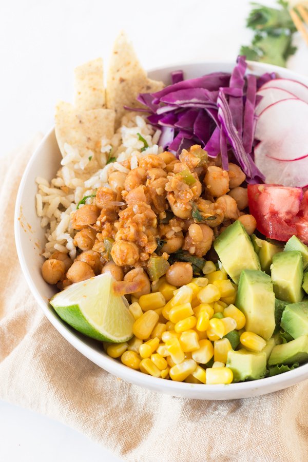 This vegan, gluten-free chickpea taco buddha bowl is subtly spiced, packed with flavour and unbelievably satisfying via @ExSloth | ExSloth.com