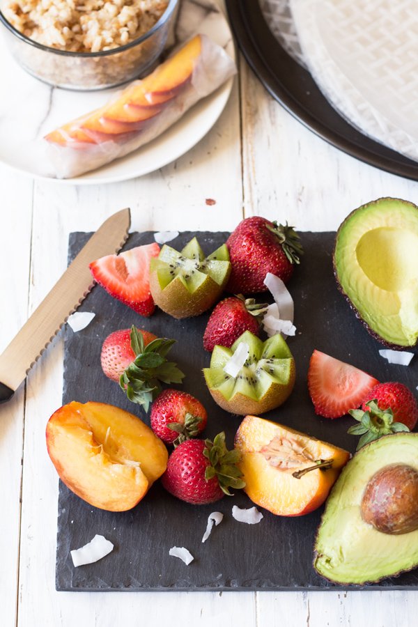 Easy Vegan Breakfast Summer Rolls (rice paper rolls or fresh spring rolls) via @ExSloth | ExSloth.com