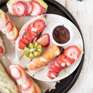 Easy Vegan Breakfast Summer Rolls (rice paper rolls or fresh spring rolls) via @ExSloth | ExSloth.com