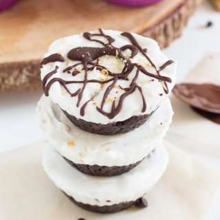 Vegan S’mores Ice Cream Cupcakes via @ExSloth | ExSloth.com