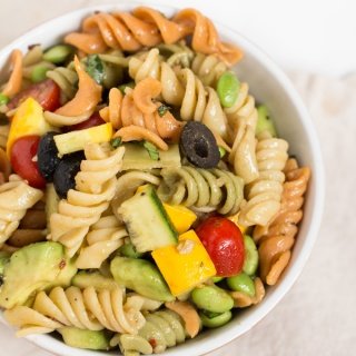 Avocado (Zucchini) Summer Squash Pasta Salad (Vegan) via @ExSloth | ExSloth.com