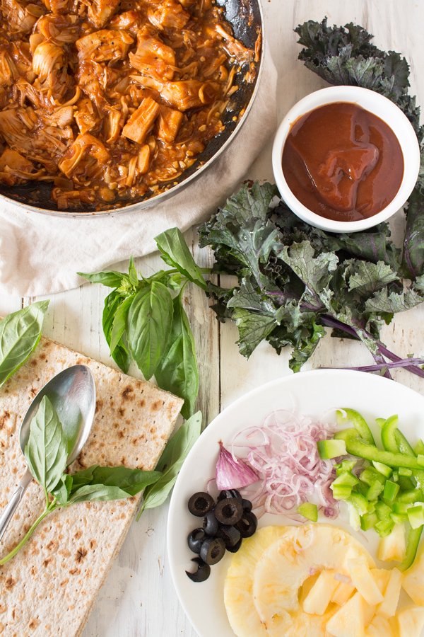 Thin Crust BBQ Jackfruit Pizza with lavish bread (Vegan) via @ExSloth | ExSloth.com